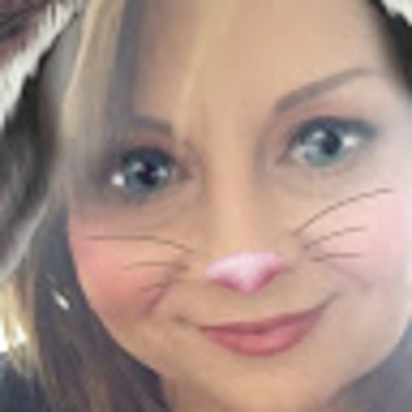 Meet your Posher, Zainna - Picture 1 of 1